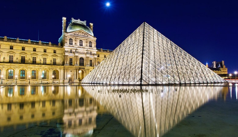 louvre-museum-reflection-paris-france-bricker-L